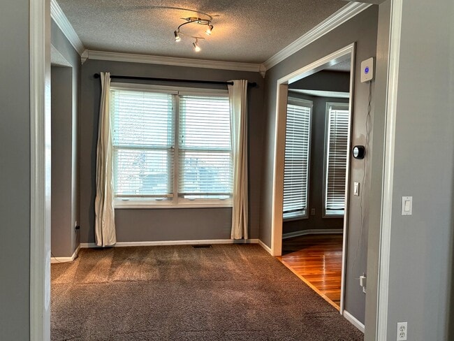 Building Photo - 13806 S Mullen St