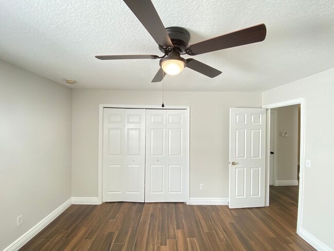 Building Photo - 15353 Perdido Dr