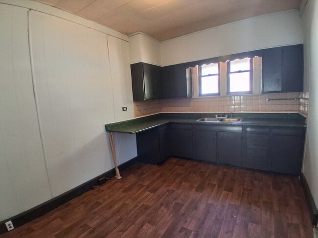 Building Photo - 409 Avenue-A