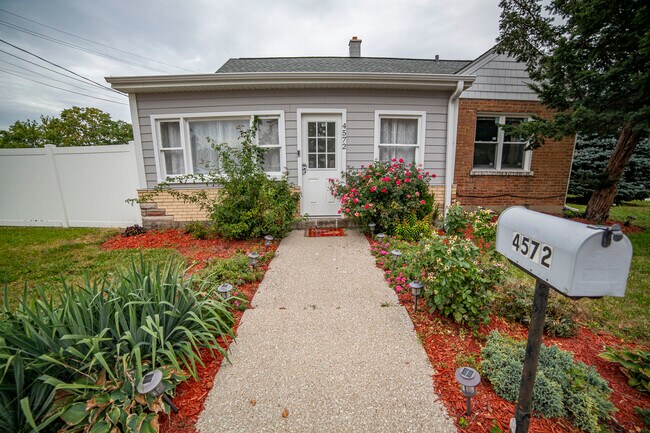 Primary Photo - 4572 Rumsey Ave