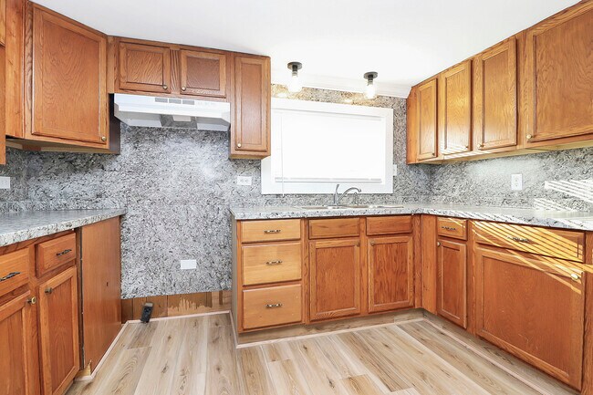 Building Photo - 146 Swink St SW