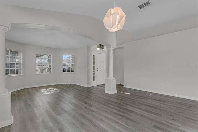 Building Photo - 15412 Montilla Loop