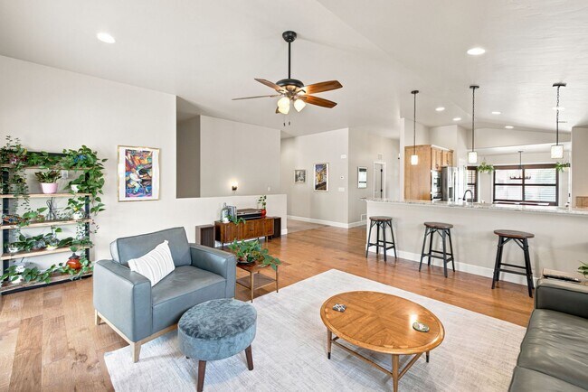 Building Photo - 12441 Woodruff Dr