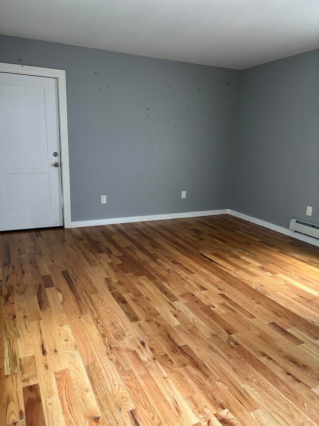 Building Photo - 12 Cator Ave