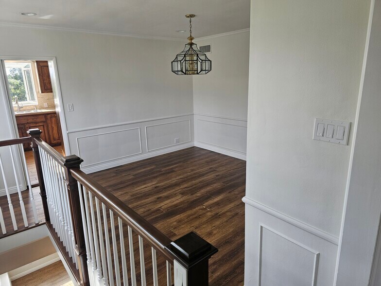 Building Photo - 3250 Lowry Rd