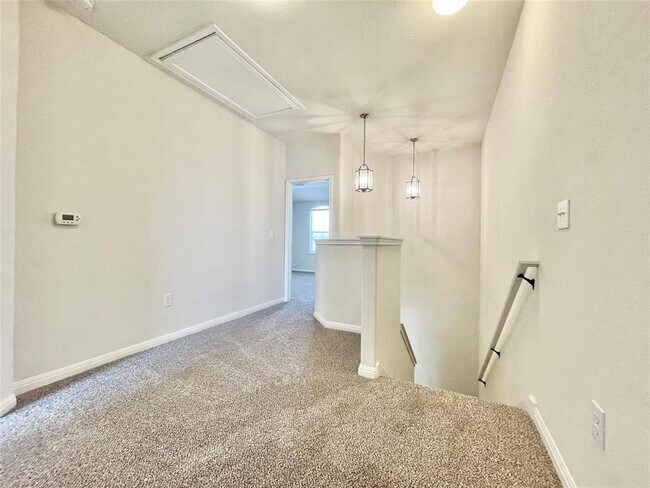 Building Photo - 513 N Heatherwilde Blvd