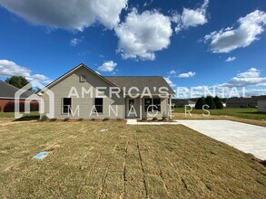 Building Photo - MOVE IN SPECIAL!!! - Home for Rent in Talladega, AL!!! AVAILABLE NOW!!! - Sign a lease by 5/31/26...