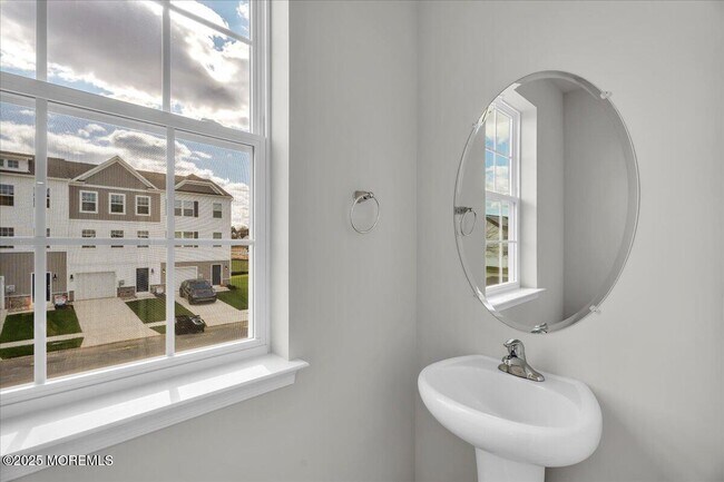 Building Photo - 220 Sandy Rdg Rd