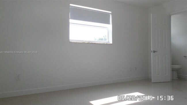 Building Photo - 11750 NE 16th Ave