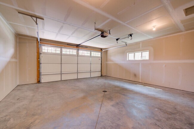 Building Photo - Very Clean Single-Family Home For Rent IN VALLEY WEST BOZEMAN