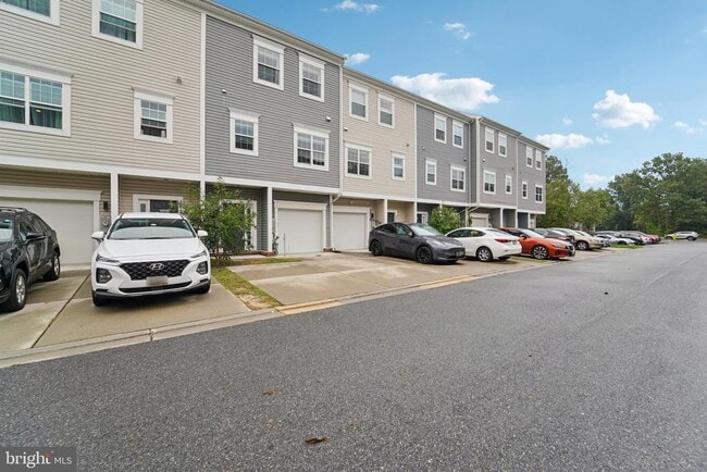 Building Photo - 7728 Lexington Ct