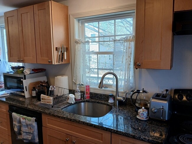 Building Photo - 80 Thatcher Rd