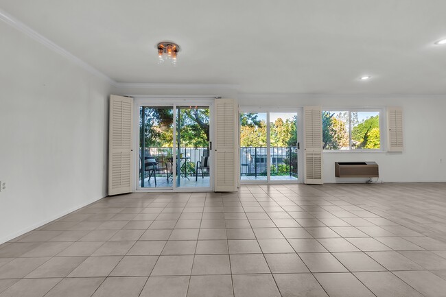 Building Photo - 2370 Via Mariposa W