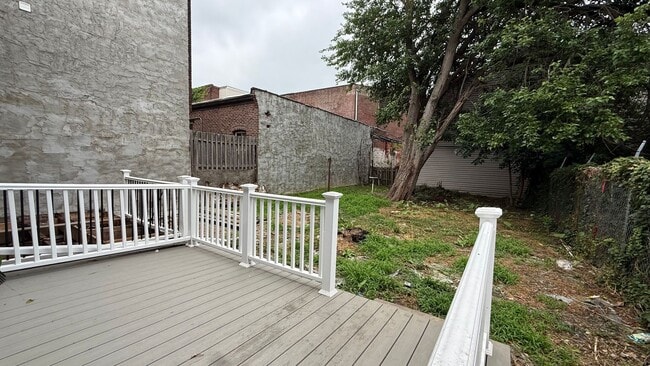 Building Photo - Lovely Home - Carroll Park