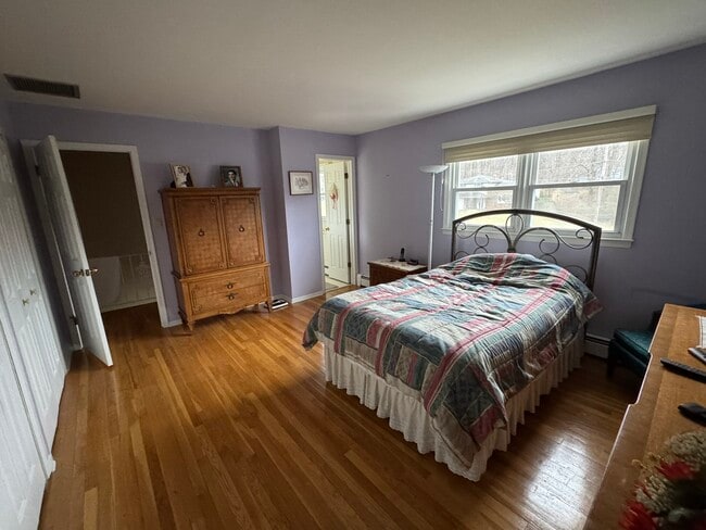 Building Photo - 5 Glenn Dr