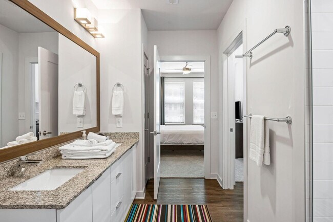 Building Photo - 1270 Spring St NW