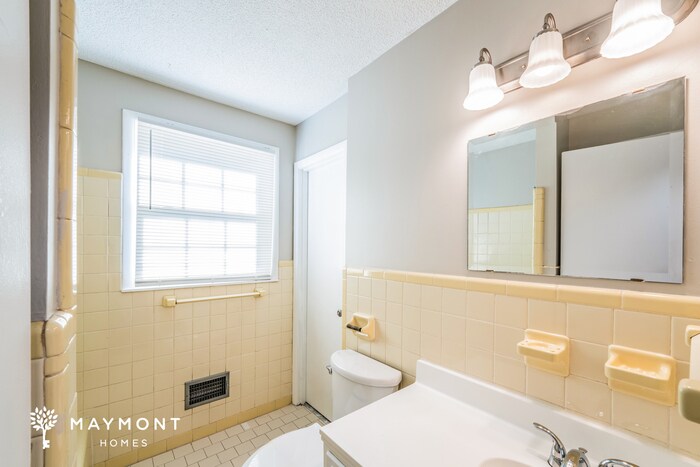 Building Photo - 7704 Logan Dr SW