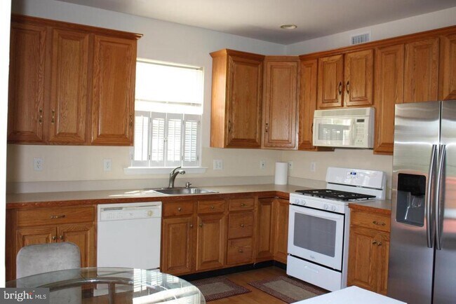 Building Photo - 183 Mountain View Dr