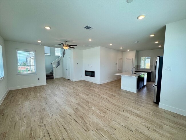 Building Photo - 1210 Shaded Rock Dr