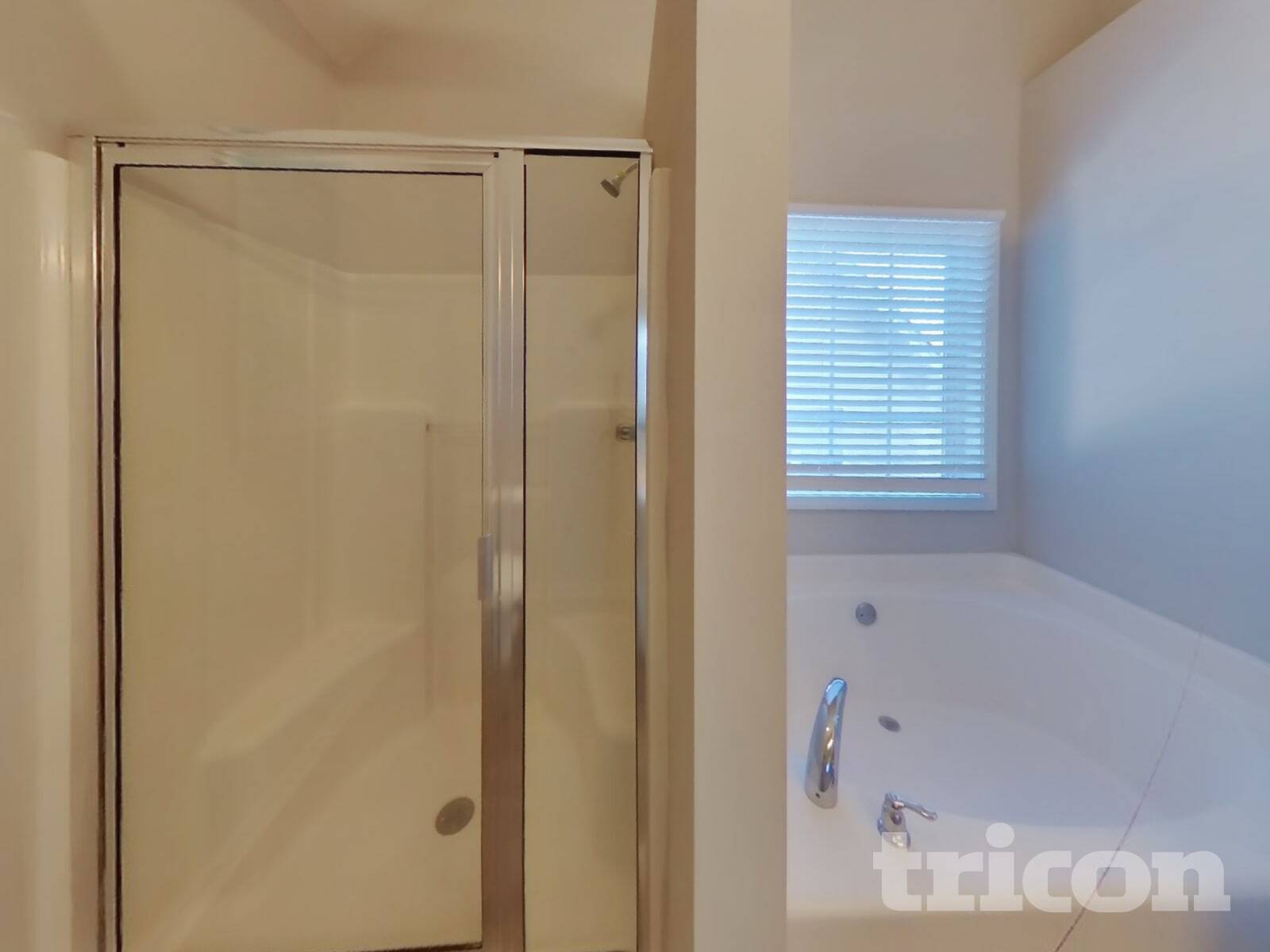 Building Photo - 121 Omega Ct