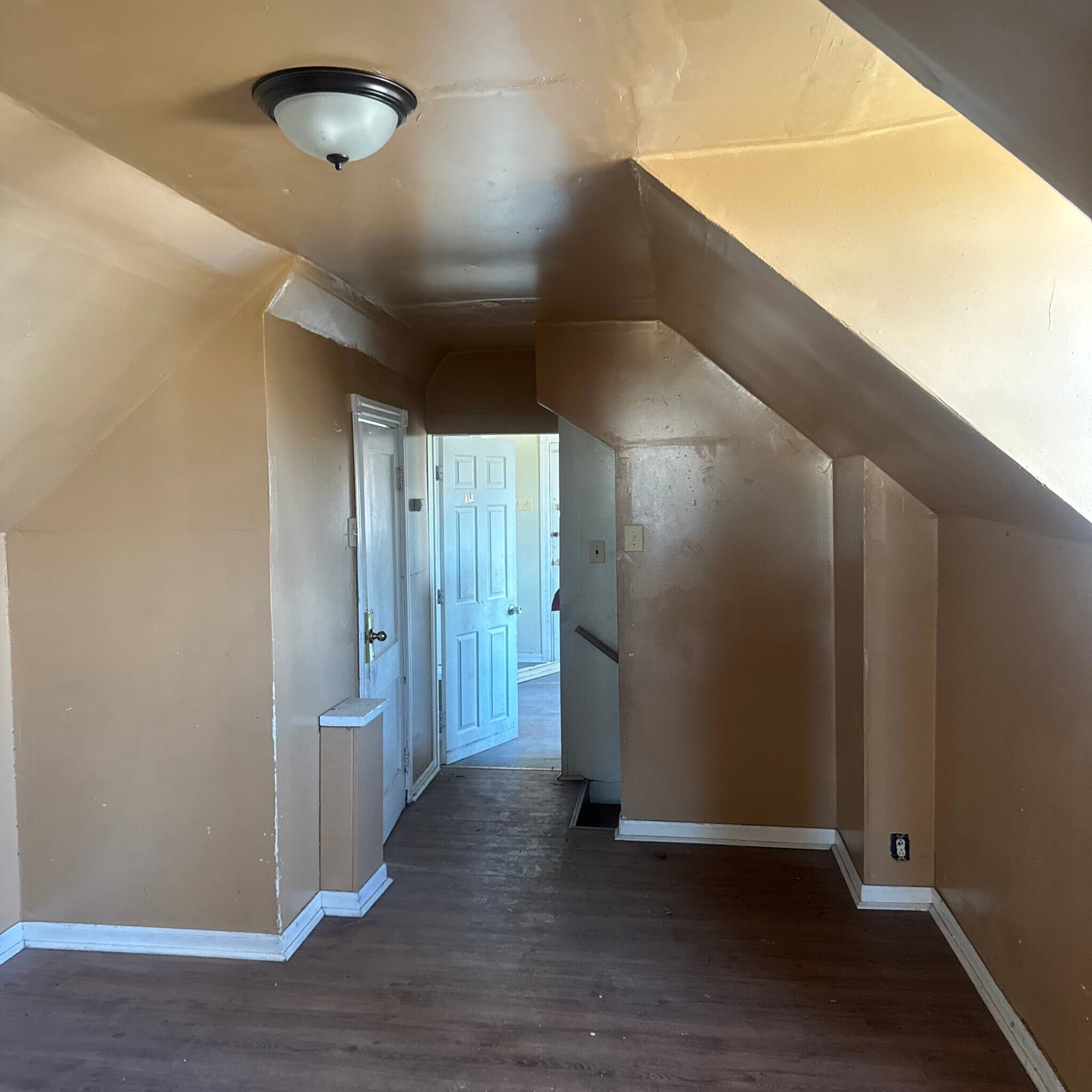 Building Photo - 4914 Plover Ave