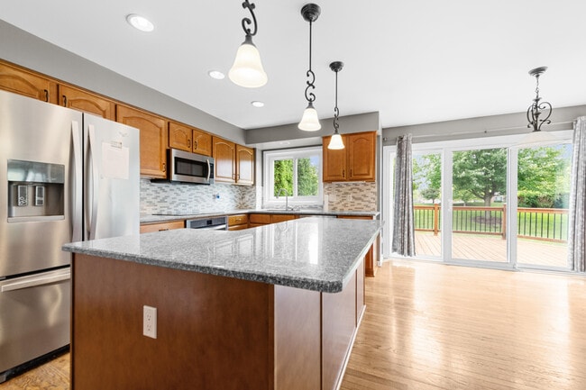 Building Photo - 47643 Ashford Dr S