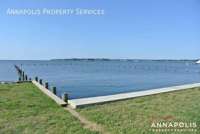 Building Photo - 442 Poplar Ln