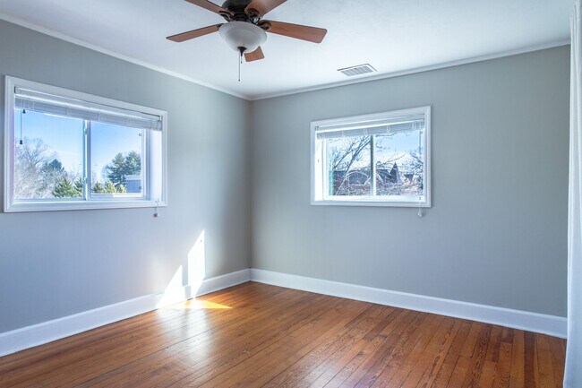 Building Photo - Downtown Apartment