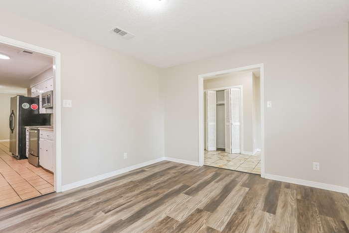 Building Photo - 3405 Dunkeld Dr