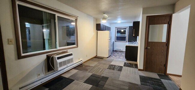 Building Photo - 926 17th St S