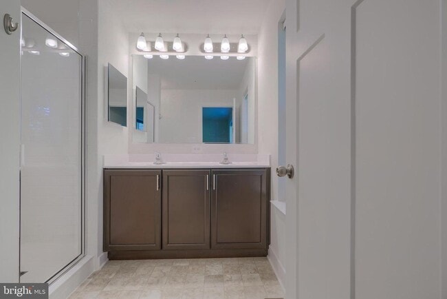 Building Photo - 617 Snapdragon Ct