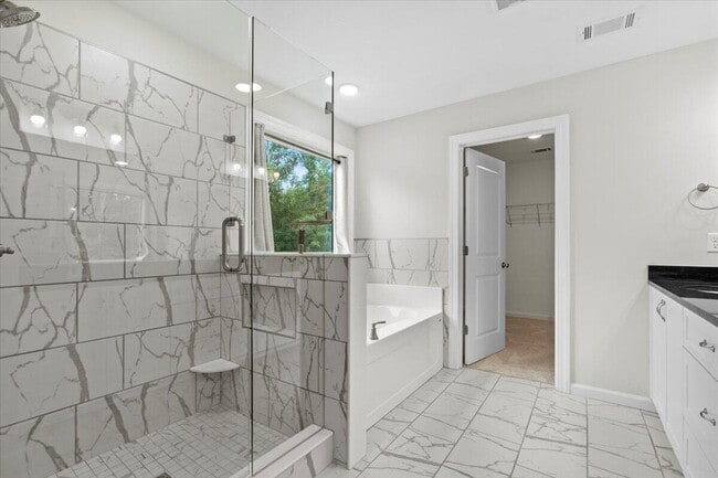 Building Photo - 239 Prominence Dr