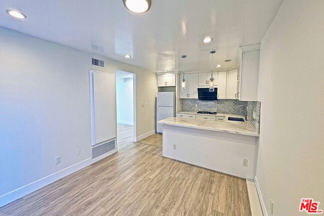 Building Photo - 126 Casuda Canyon Dr