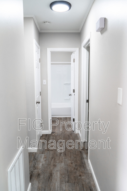 Building Photo - 109 Louella Dr