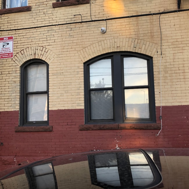 Building Photo - 204 Market St