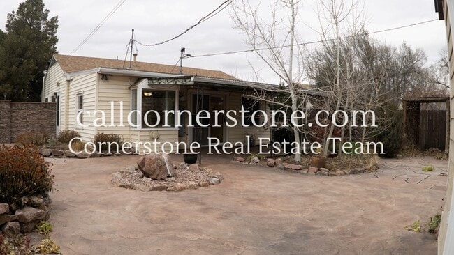 Building Photo - 411 E Cheyenne Rd