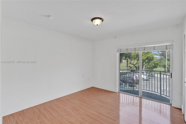 Building Photo - 990 NW 78th Ave