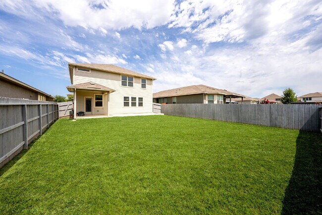 Building Photo - Beautifully Upgraded 3-Bedroom Home for Re...