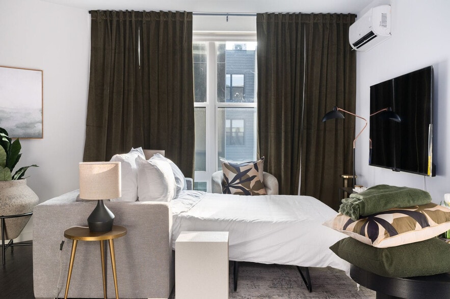 Building Photo - 150 Broad St