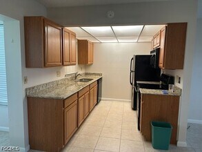 Building Photo - 1518 Edgewater Cir