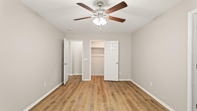 Building Photo - 621 Christian Ln