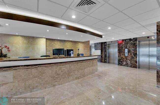 Building Photo - 3750 Galt Ocean Dr