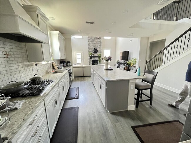 Building Photo - 6004 Tivoli Trail
