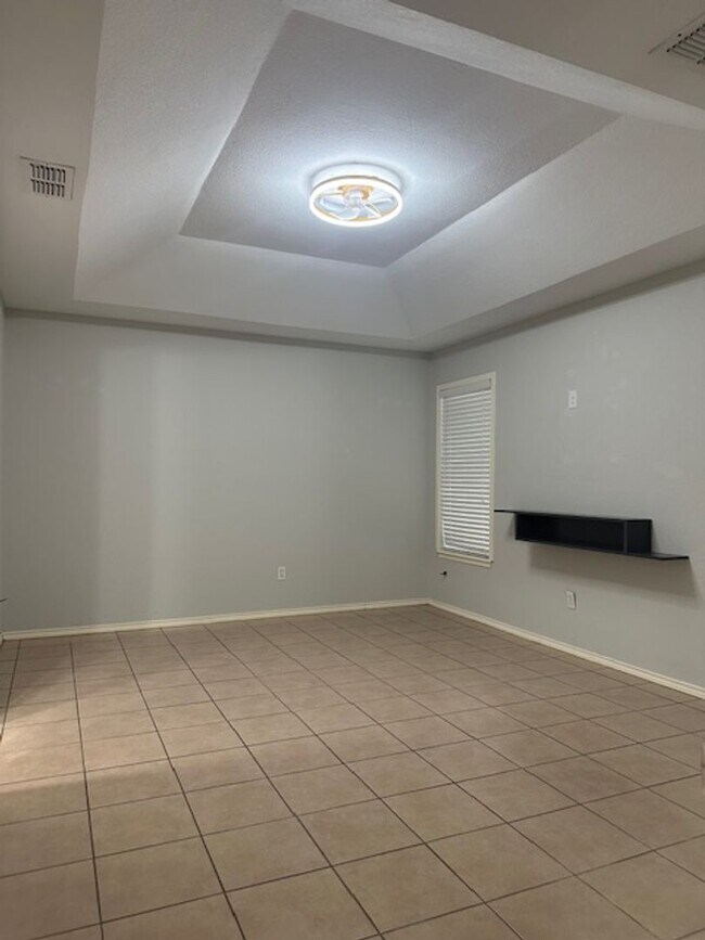 Building Photo - 2137 Mynah Ave