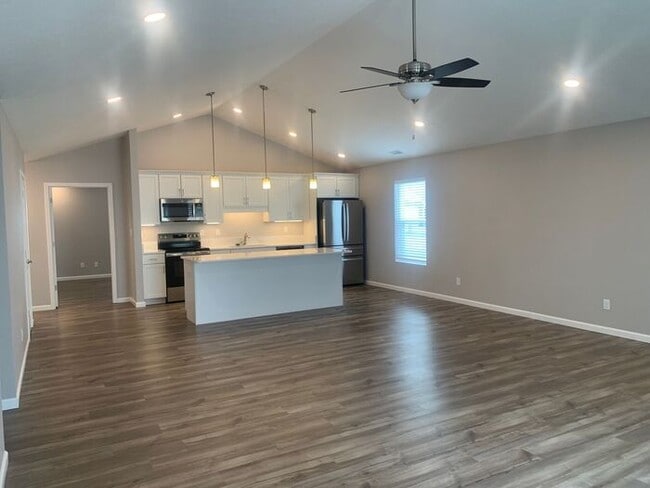 Building Photo - Experience modern living in this beautifully designed 4-bedroom, 2 full-bath home located East of...