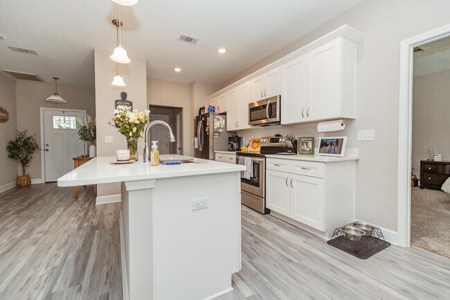 Building Photo - 1512 Long Needle Ct