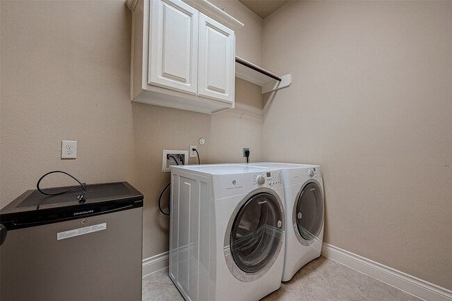 Building Photo - 5810 Emmit Creek Ln