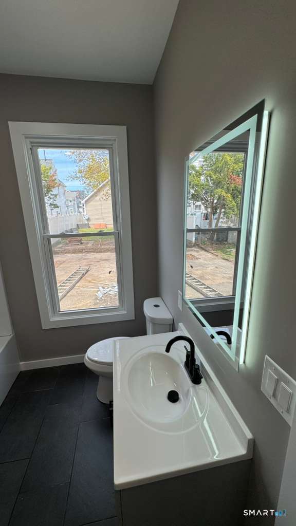 Building Photo - 149-151-151 Shelton St