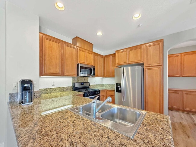 Building Photo - Welcome Home to the Treana Community in Stevenson Ranch 3BR 2 BA