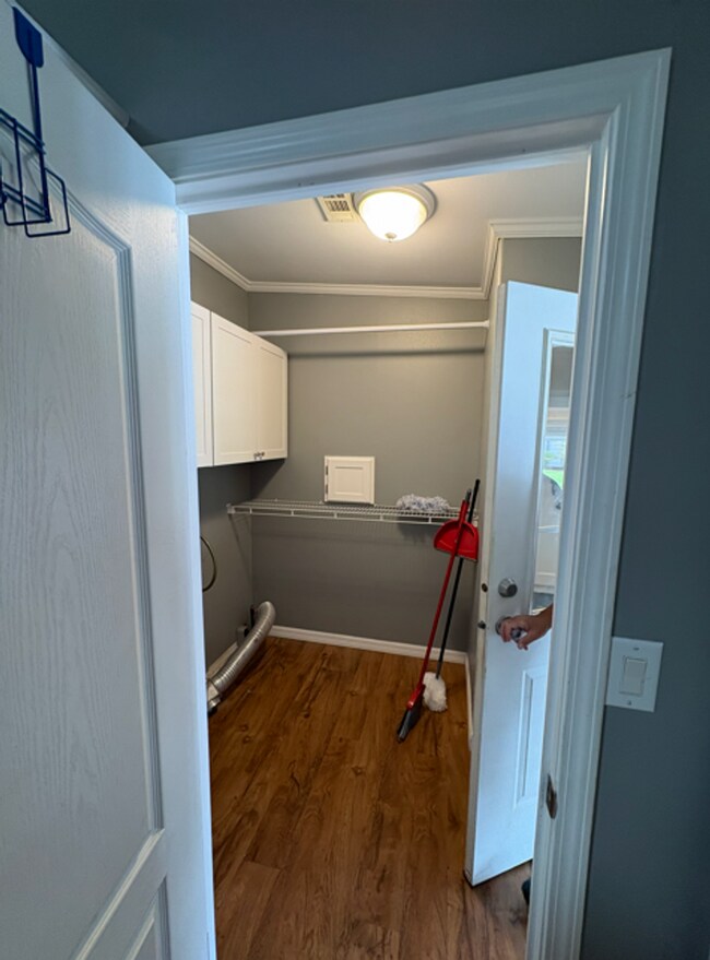 Building Photo - 5600 Bald Eagle Dr